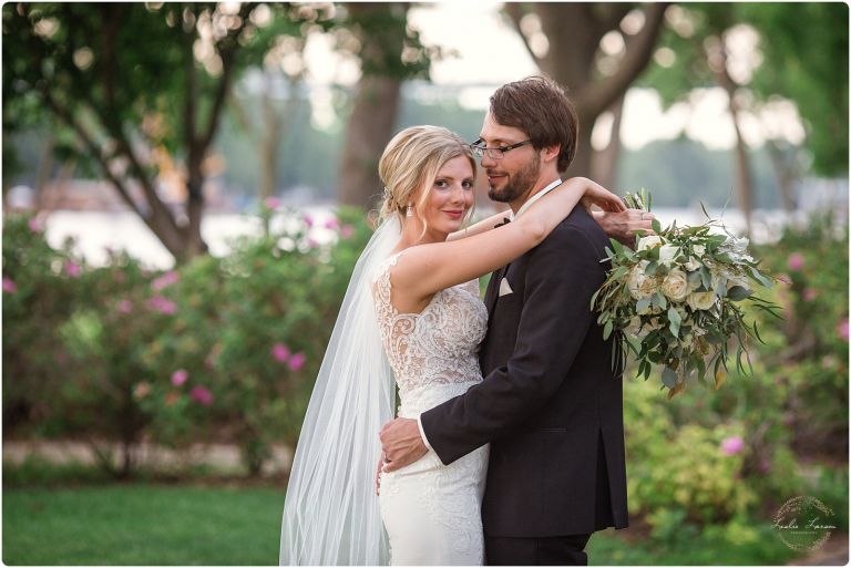 St James Hotel Wedding. Red Wing. Leslie Larson Photography. 12